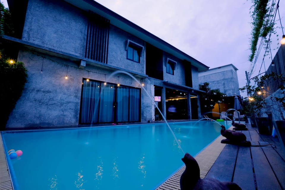 Swimming pool