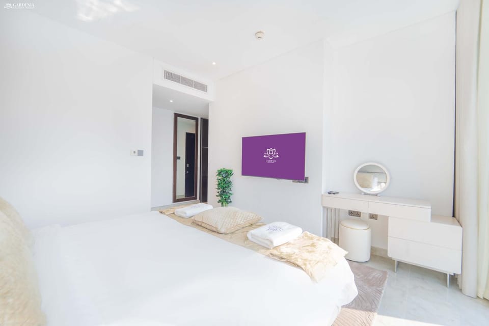 Bed, Living room, Photo of the whole room, Seating area, Bedroom, air conditioner