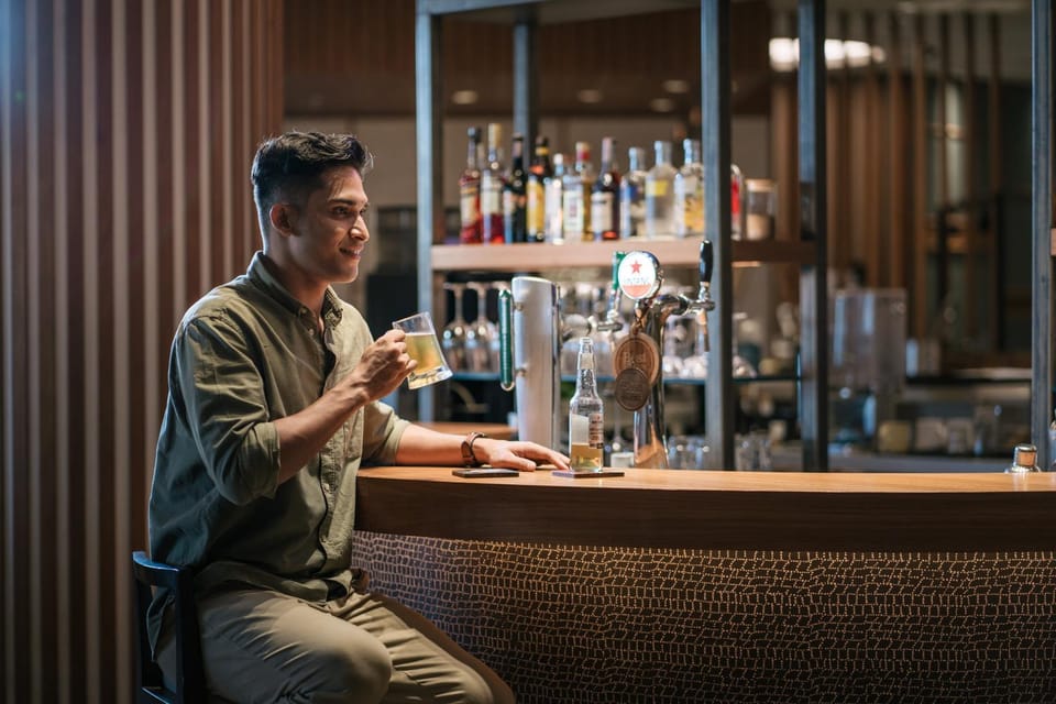 Restaurant/places to eat, Lounge or bar