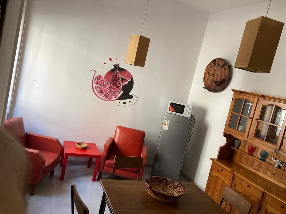 Kitchen or kitchenette, Dining area, kitchen