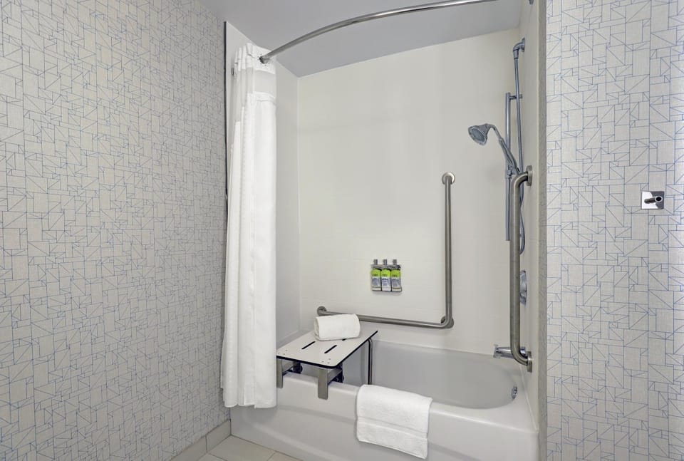Bathroom, Bath, acessibility