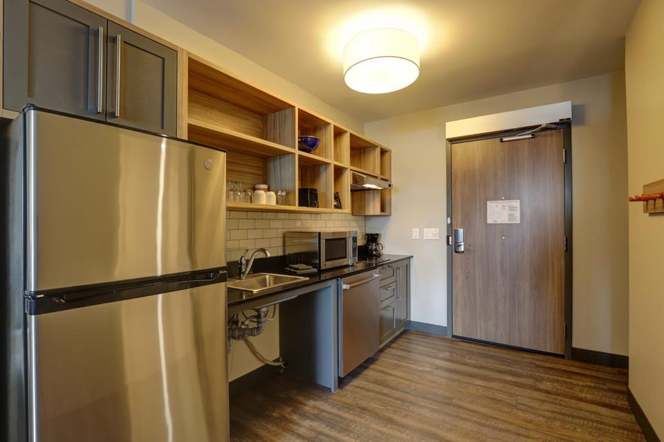 Kitchen or kitchenette, Guests, dishwasher, minibar, stove, acessibility