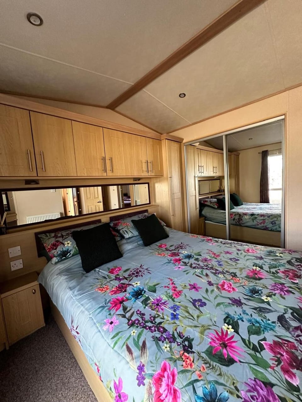 Bed, Bedroom, wardrobe