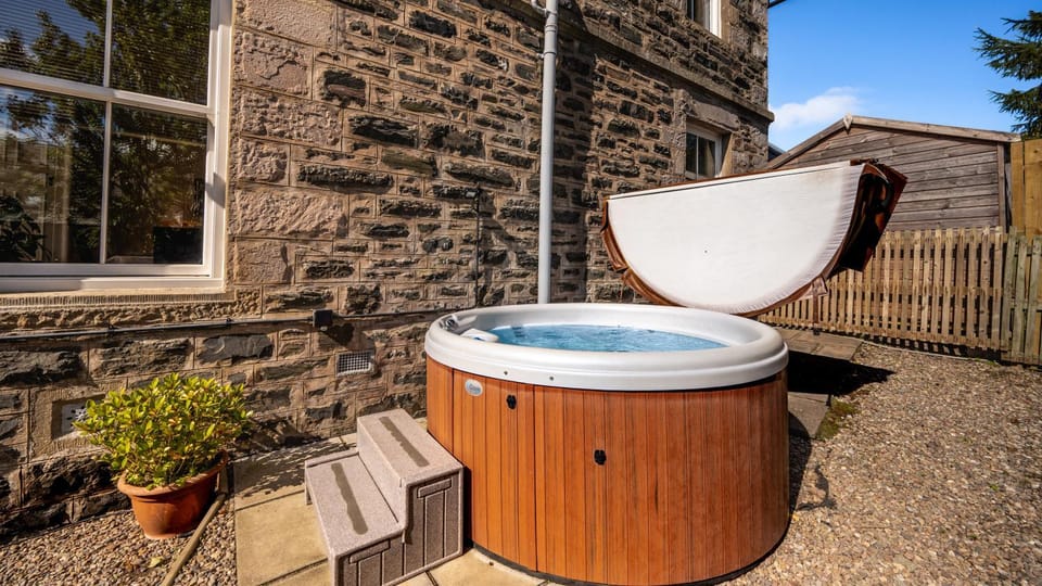 Kinnaird Country House with Hot Tub Villa in Scotland