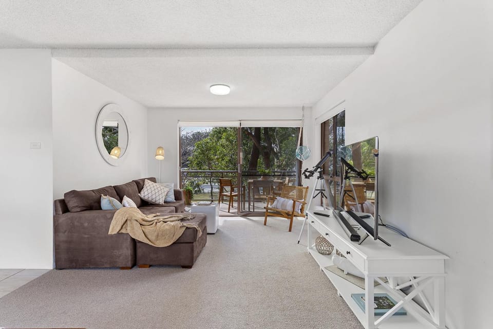 Shoreline Unit 15 1 Intrepid Close Apartment in Shoal Bay