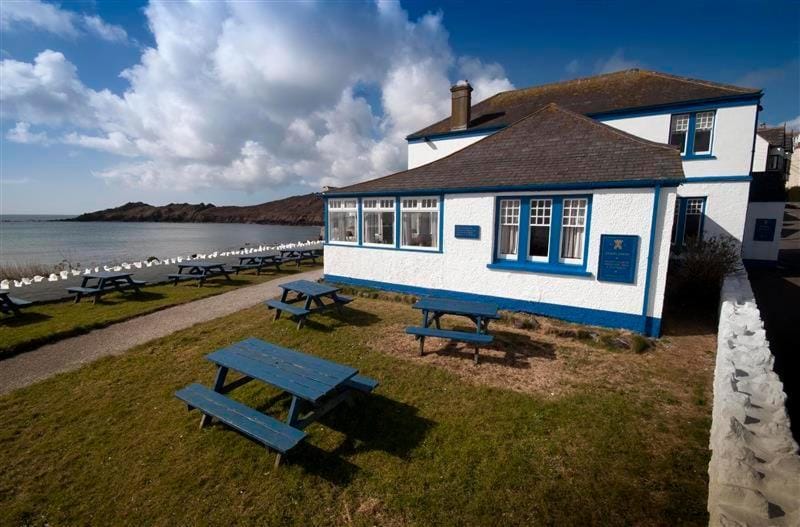 Property building, Patio, Day, Sea view