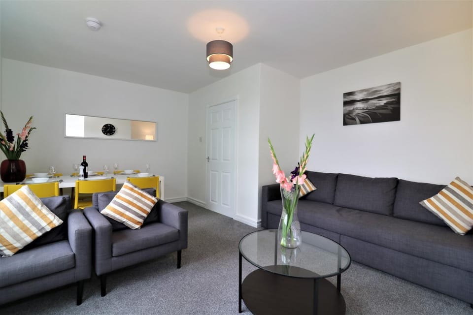 Living room, Dining area