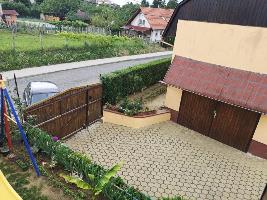 Karos Centrál Apartmanház Apartment in Hungary