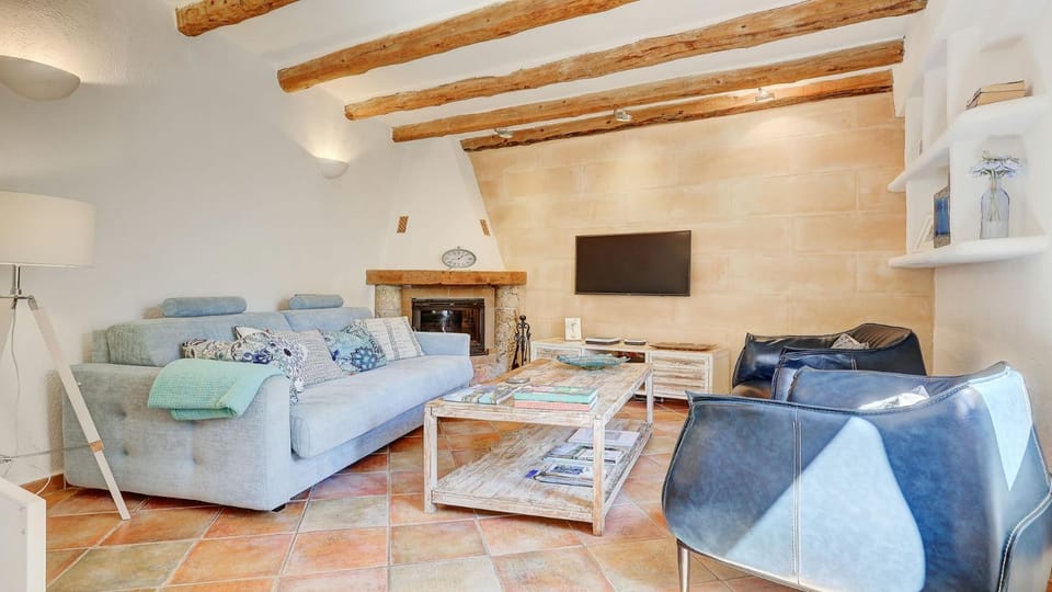 Communal lounge/ TV room, Living room