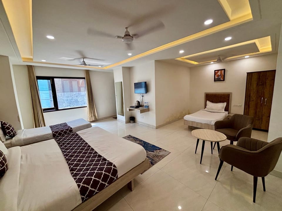 Hotel G R Residency GOLDEN TEMPLE JUST 2 mins WALKING DISTANCE FROM HOTEL Hotel in Punjab, India