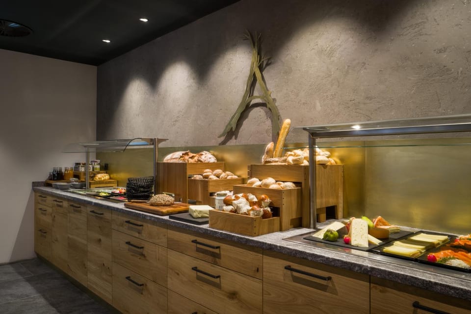 Restaurant/places to eat, Food and drinks, Food, Breakfast, Continental breakfast, Buffet breakfast