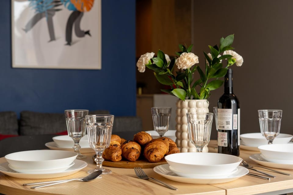 Food and drinks, Dining area