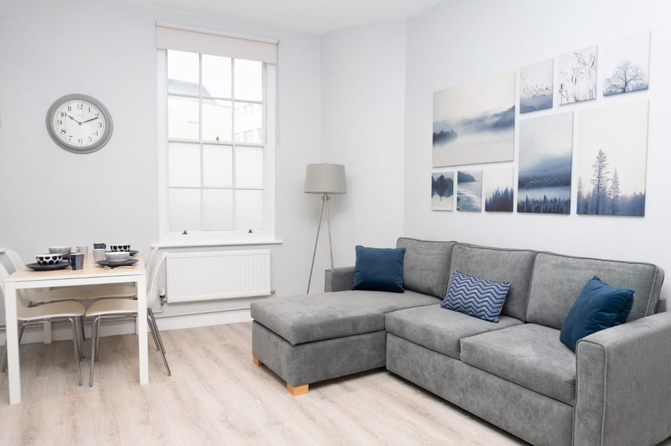 Spa Court Apartment in Cheltenham