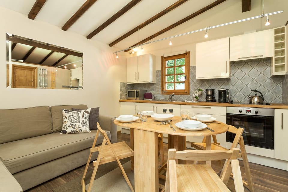 Kitchen or kitchenette, Living room, Dining area