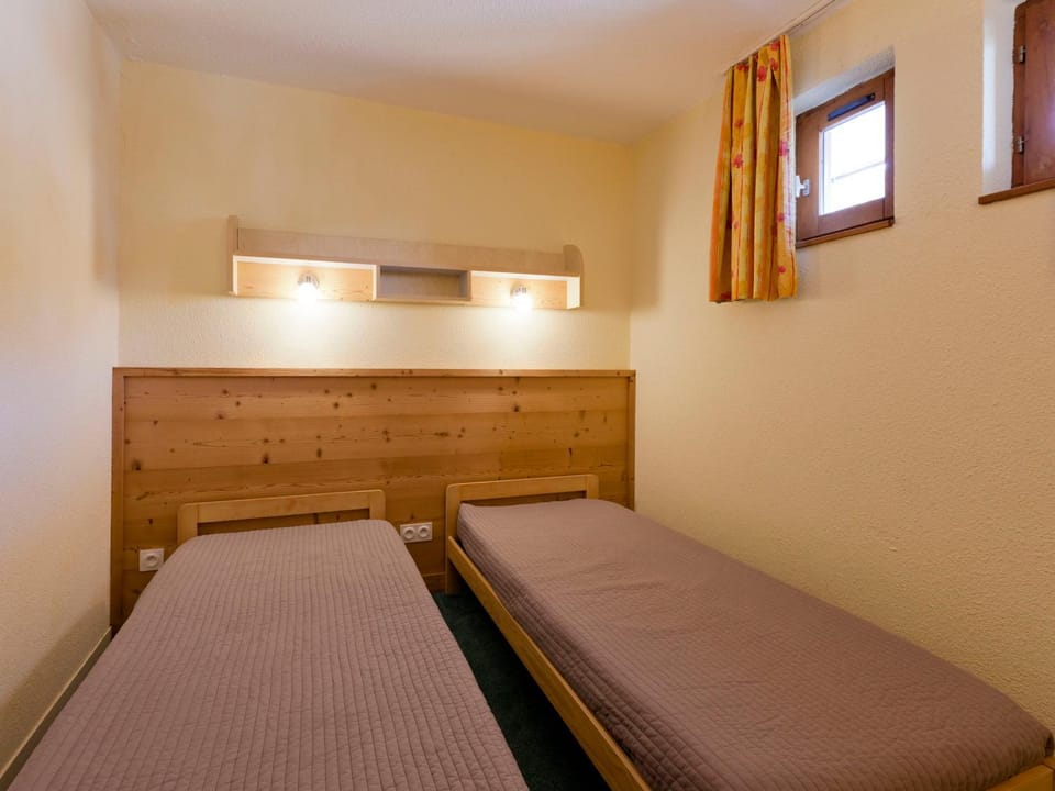 T3 en duplex skis aux pieds, 9 pers, parking - FR-1-513-8 Apartment in Les Allues