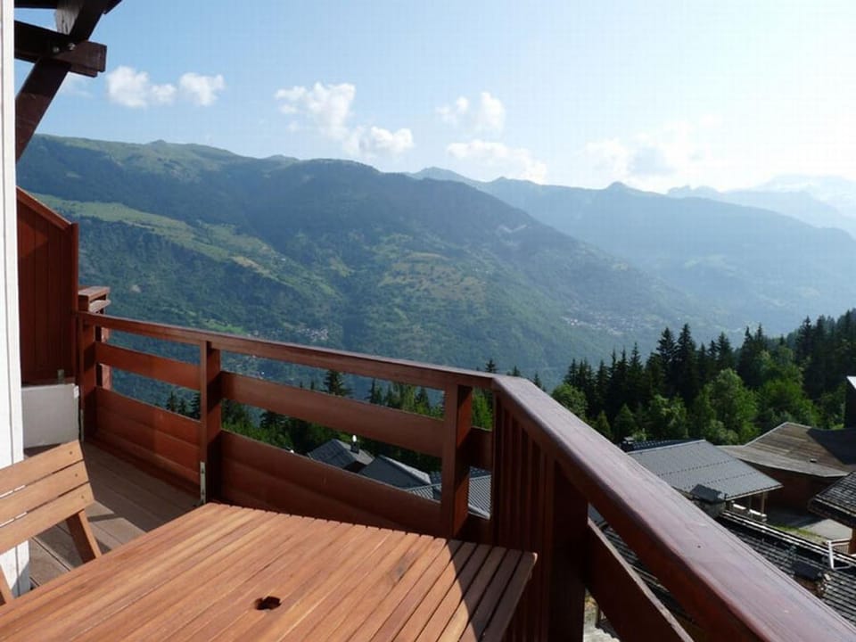 T3 cosy pour 6 pers. au centre avec accès skis aux pieds, parking - FR-1-513-18 Apartment in Les Allues