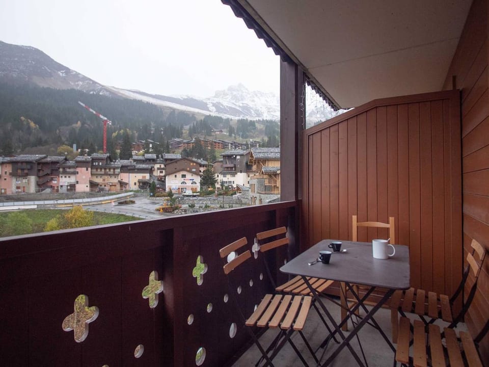 Duplex 5 pièces pour 10 pers avec balcon, hameau de la Forêt - FR-1-291-837 Apartment in Les Avanchers-Valmorel