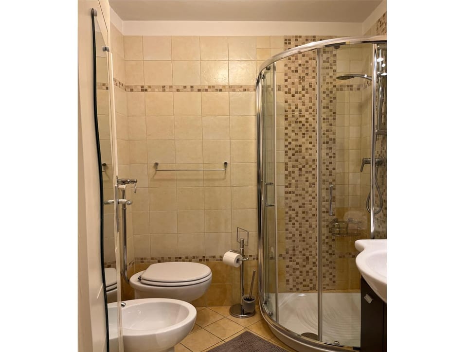 Shower, Bathroom, bidet
