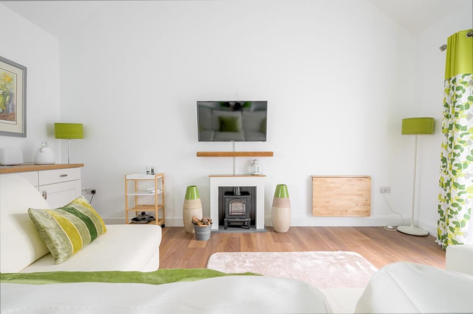 TV and multimedia, Seating area