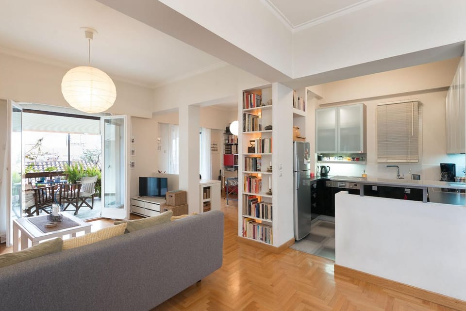 Kitchen or kitchenette, Seating area