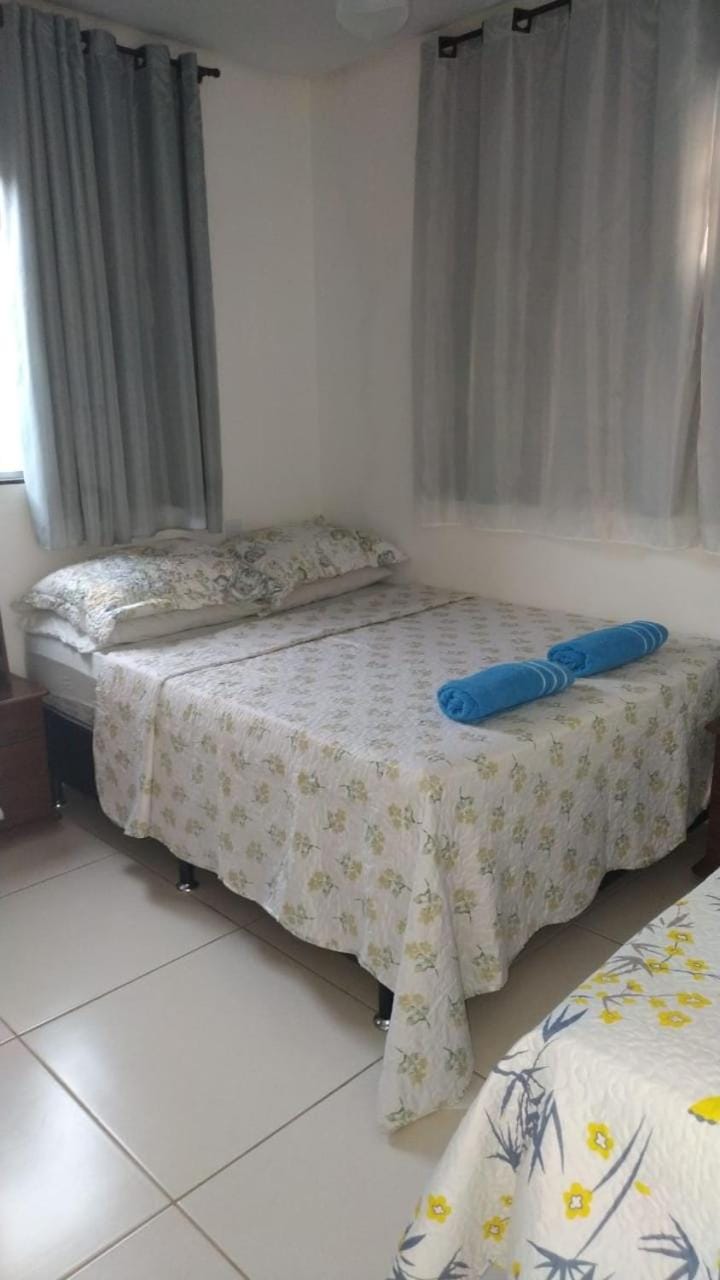 Casa com 2 quartos e banheira de Hidromassagem House in Trindade