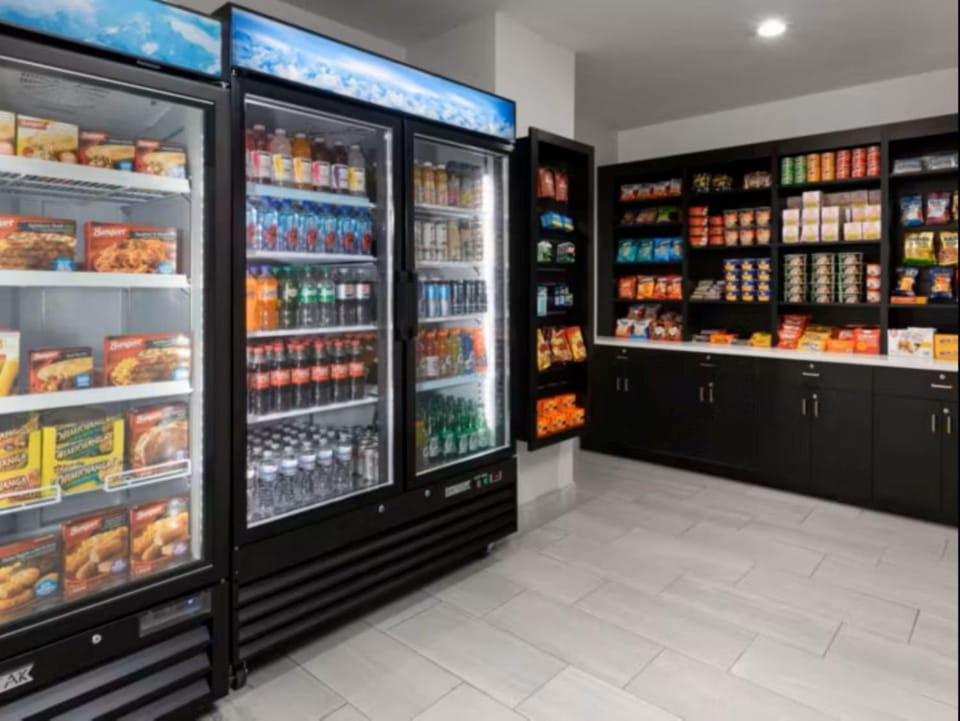 Supermarket/grocery shop