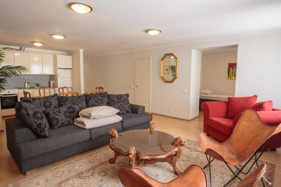 Living room, Seating area