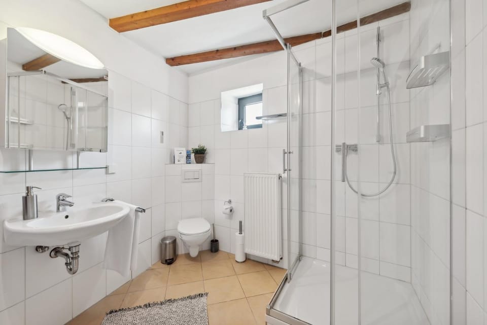 Shower, Bathroom, hair dryier