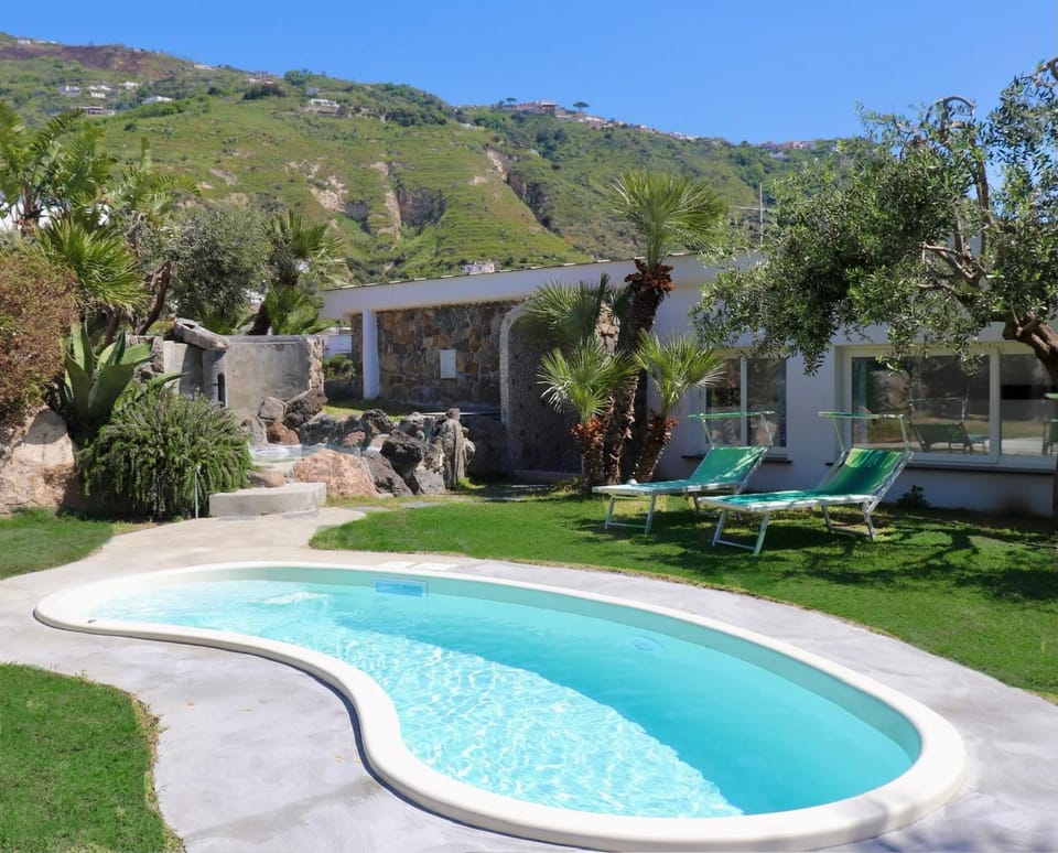 Property building, Swimming pool, Breakfast
