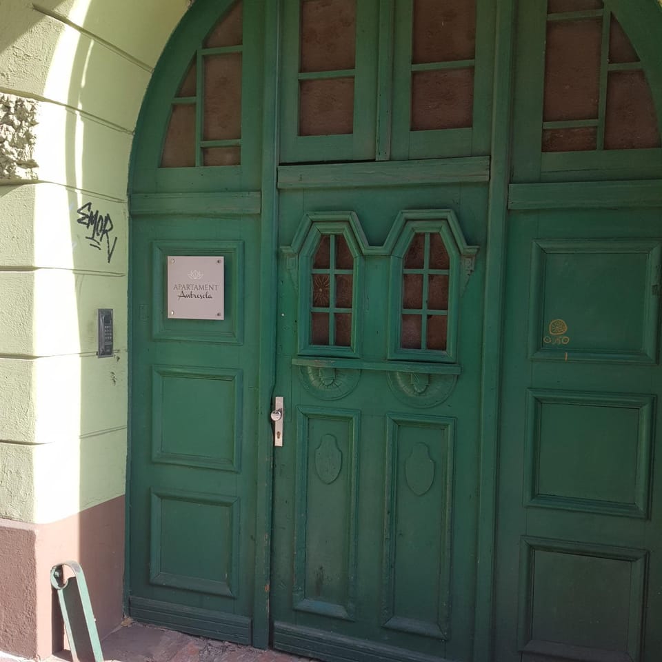 Property building, Facade/entrance