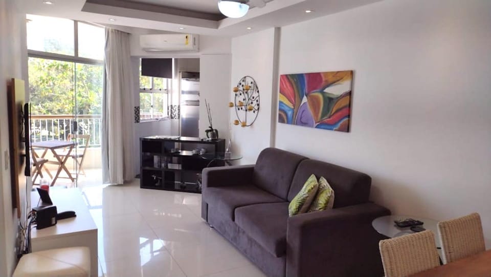 Bed, Living room