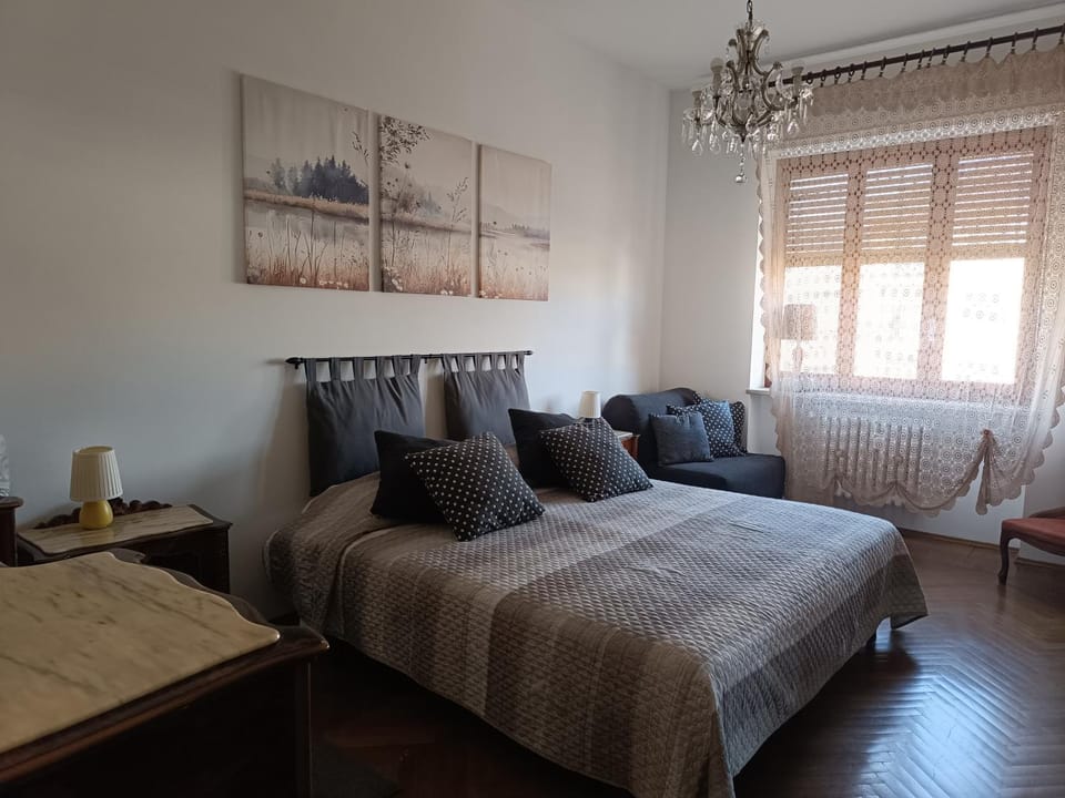 Giaveno, apartment "margherite" a pochi passi dal centro, wifi Apartment in Piedmont