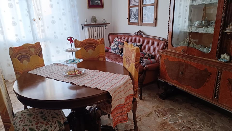 Giaveno, apartment "margherite" a pochi passi dal centro, wifi Apartment in Piedmont