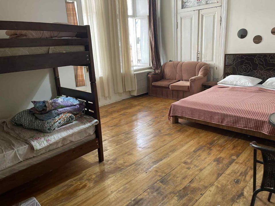 Nana's Guest House Bed and Breakfast in Georgia