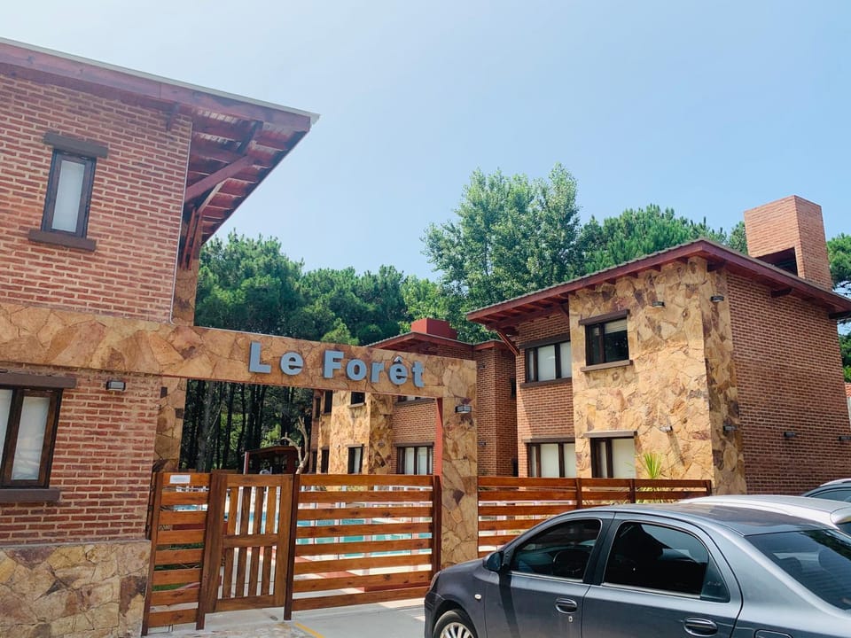 Facade/entrance, Activities