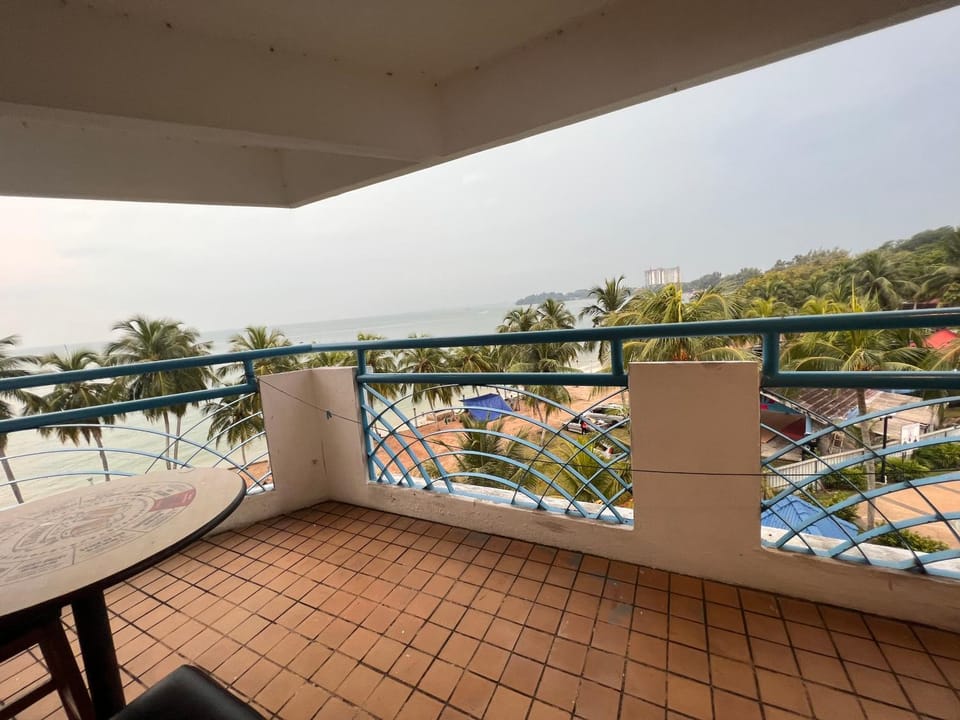 Beachfront Unit at Seri Bulan , Pantai Teluk Kemang Apartment in Port Dickson
