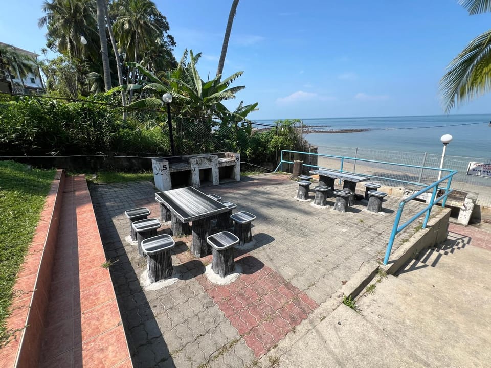 Beachfront Unit at Seri Bulan , Pantai Teluk Kemang Apartment in Port Dickson