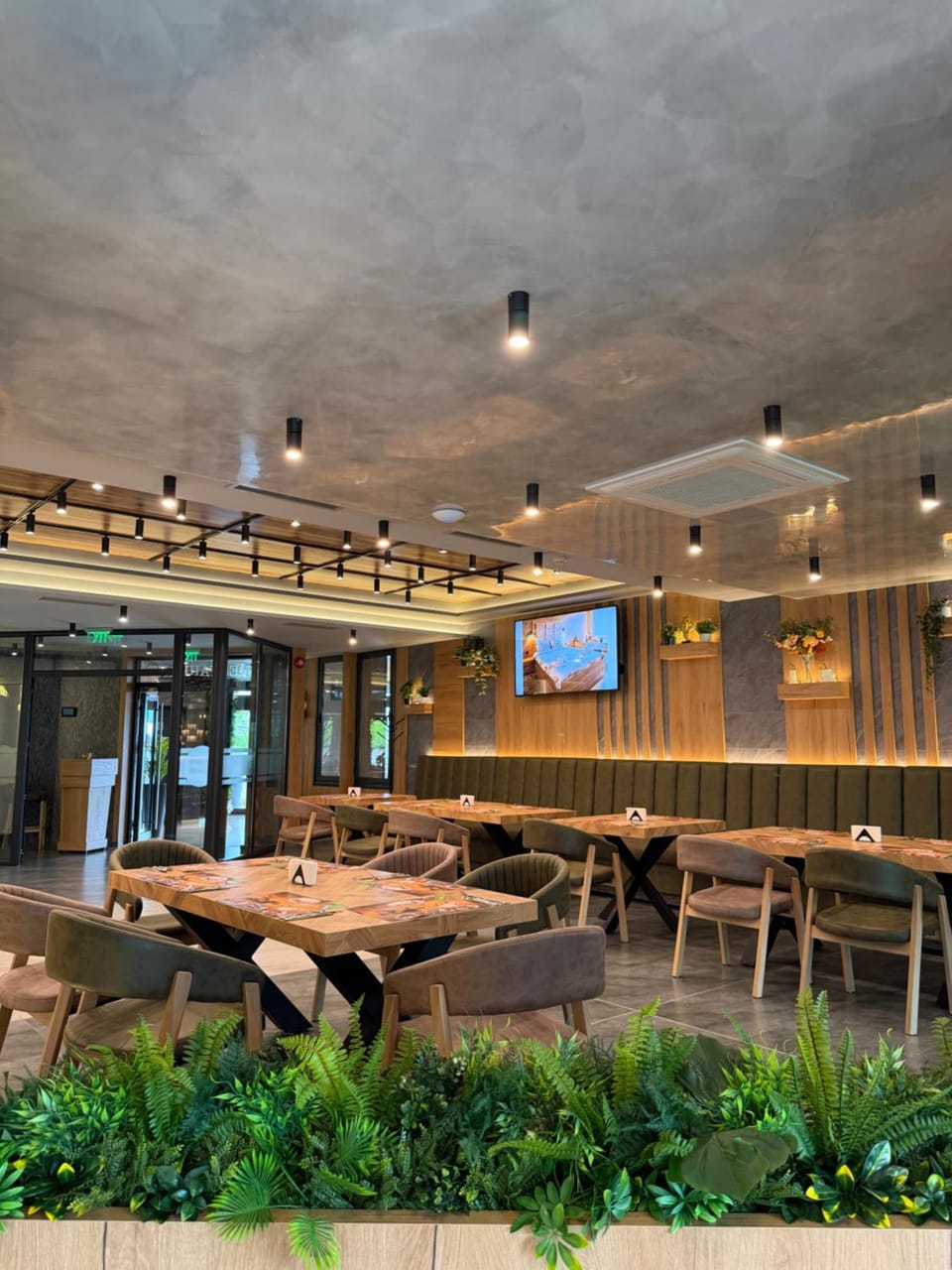 Restaurant/places to eat