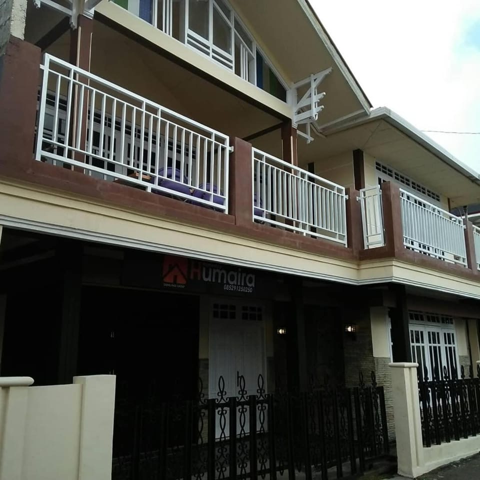 Homestay HUMAIRA DIENG villa full house 3 kamar,6 bed,dapur,ruang tamu,balkon,parkir,wifi Vacation rental in Indonesia