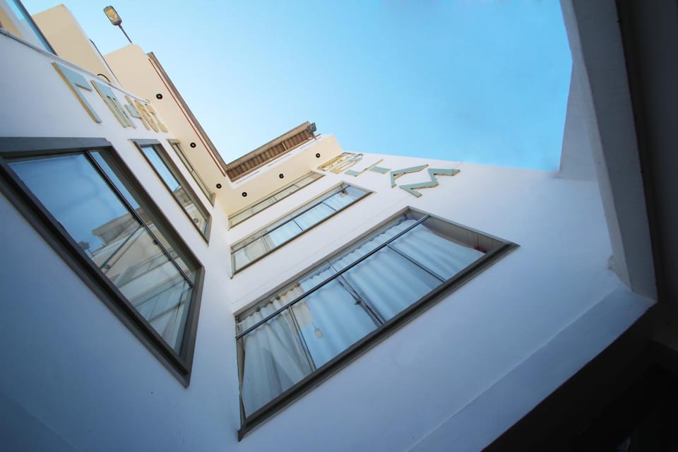 Property building, Facade/entrance, Off site, Day, City view, Area and facilities