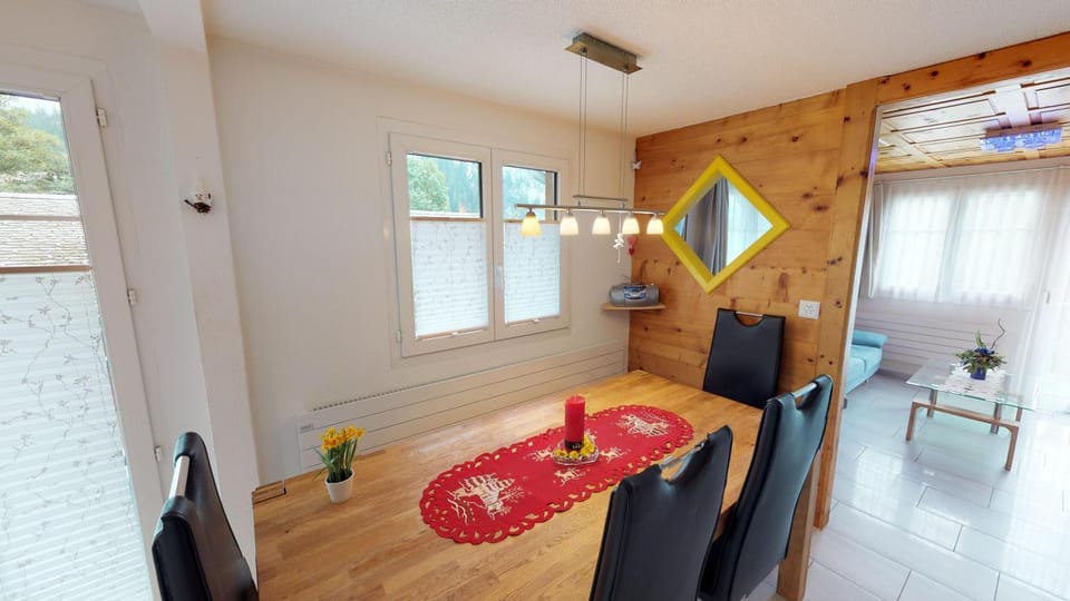 Seating area, Dining area