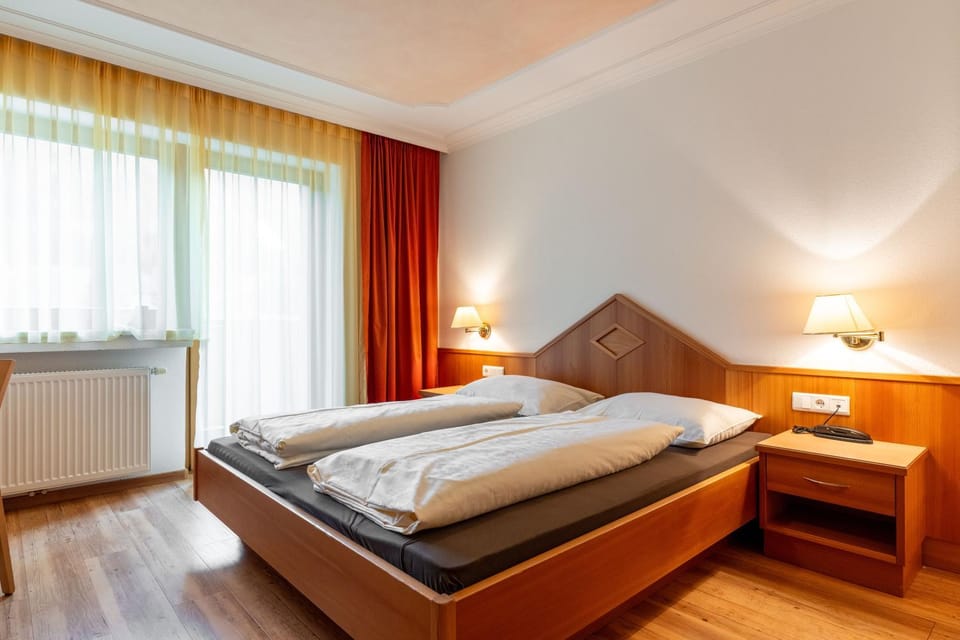 Bed, Photo of the whole room, Bedroom, internet, towels
