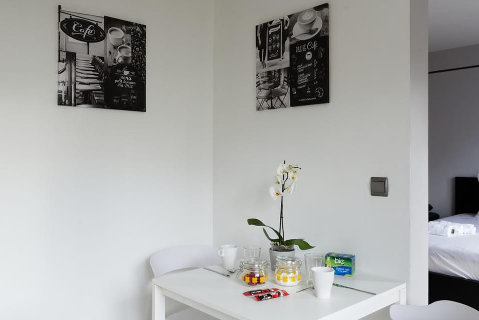 Coffee/tea facilities, Dining area