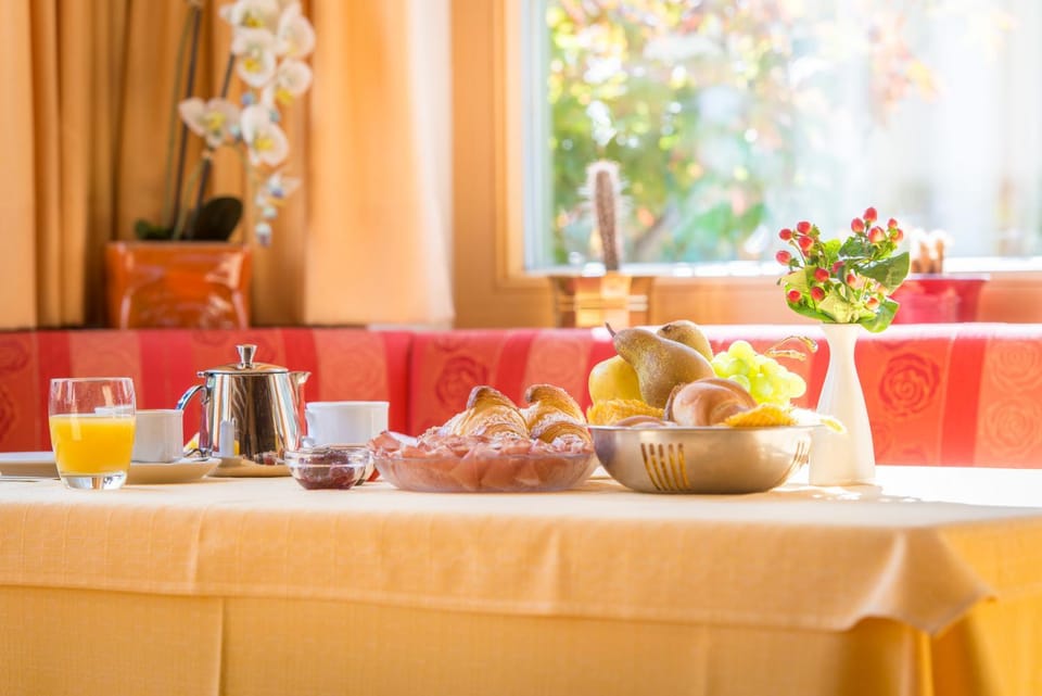 Buffet breakfast, Italian breakfast