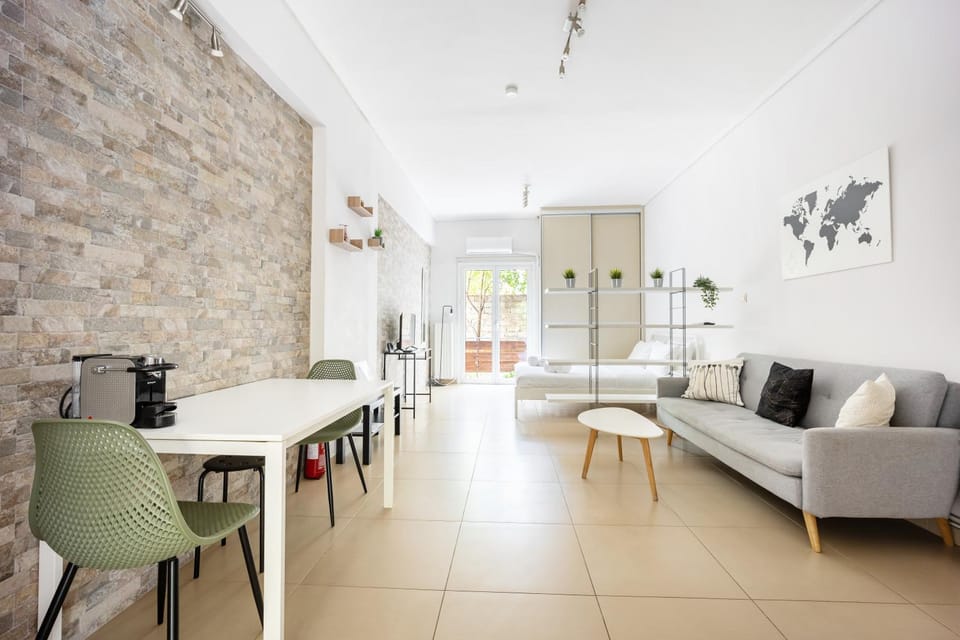 Cozy Studio in Central Glyfada Apartment in South Athens