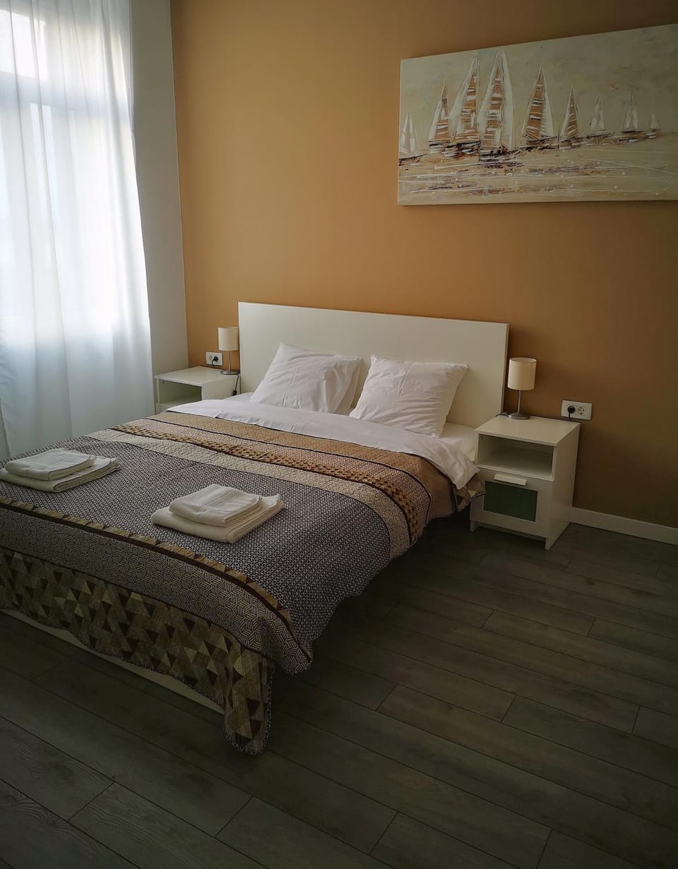Bed, Bedroom