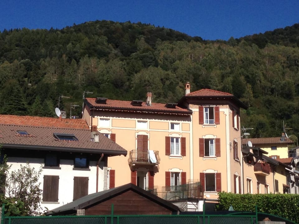 Facade/entrance, Off site