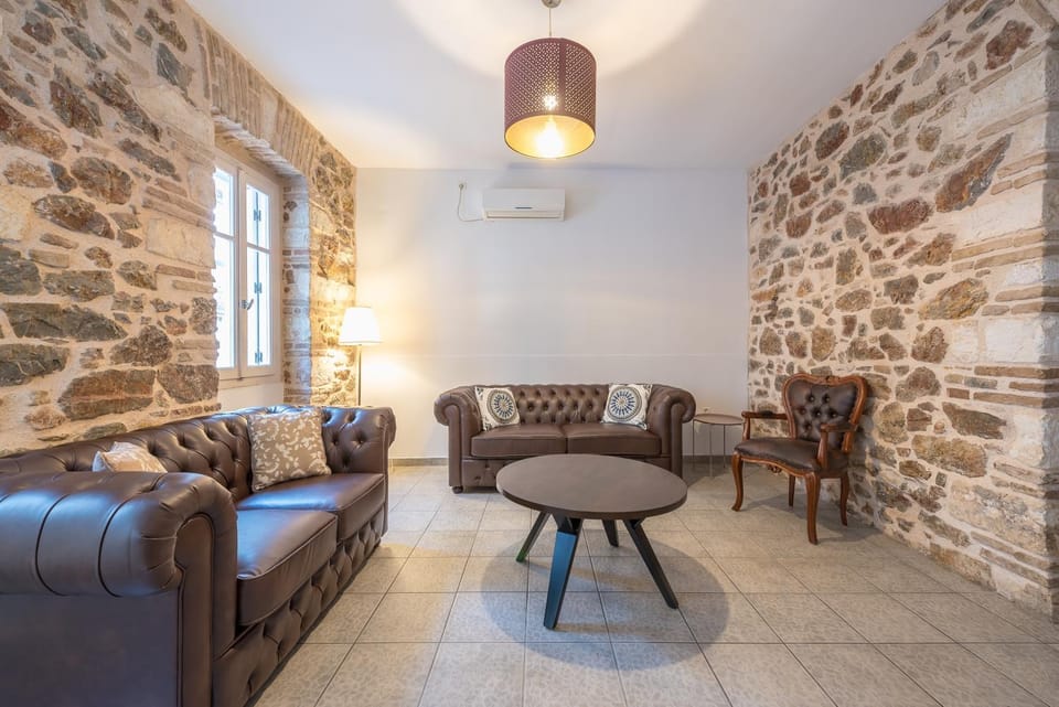 Stone House Under Acropolis Apartment in Athens