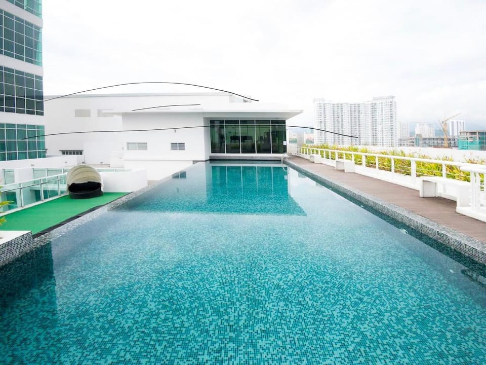 Maritime Luxury Suite By J&K Homestay Apartment in George Town