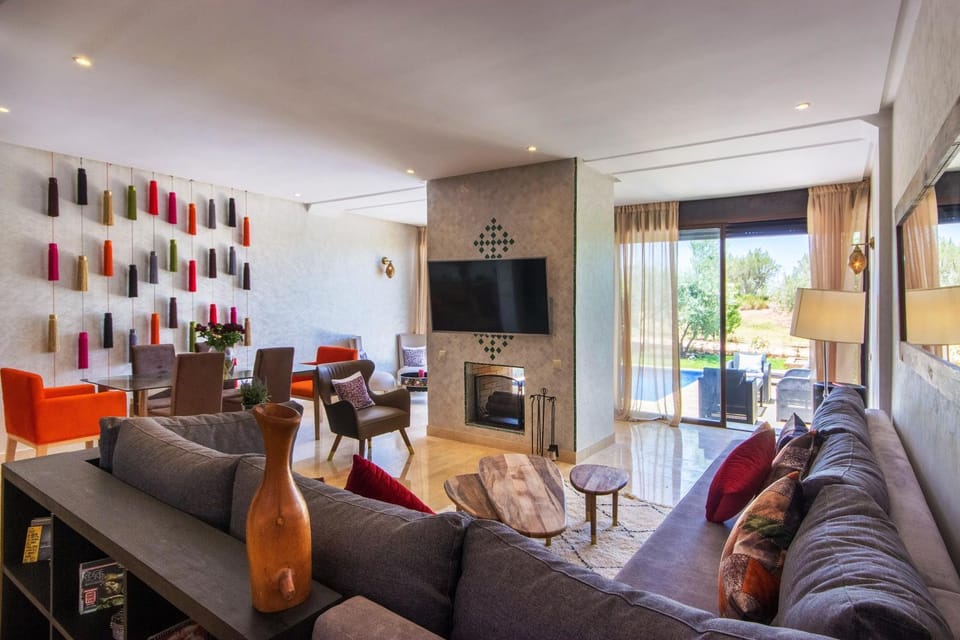 Living room, Seating area